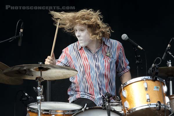 FUZZ - 2015-08-30 - SAINT CLOUD - Domaine National - Scene de la Cascade - Ty Garrett Segall